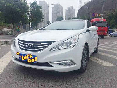 现代索八